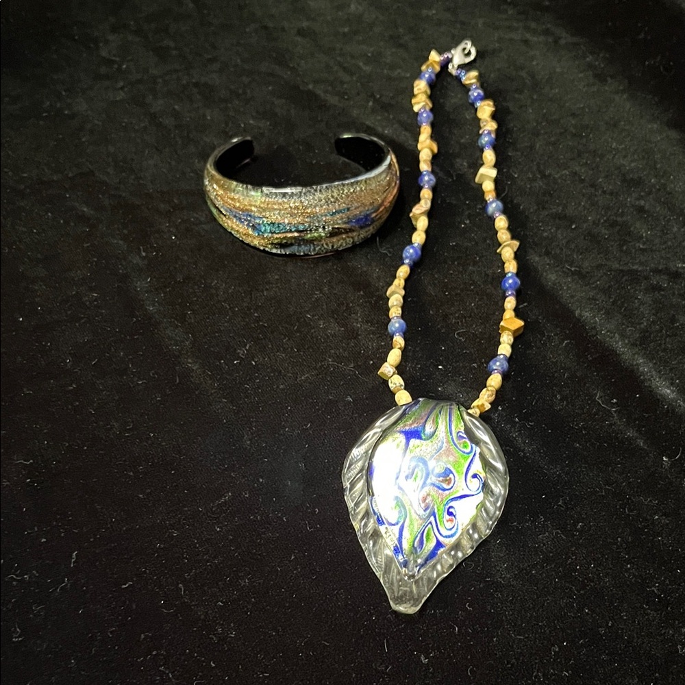 Elegant Blue and Gold Necklace and Bracelet Set